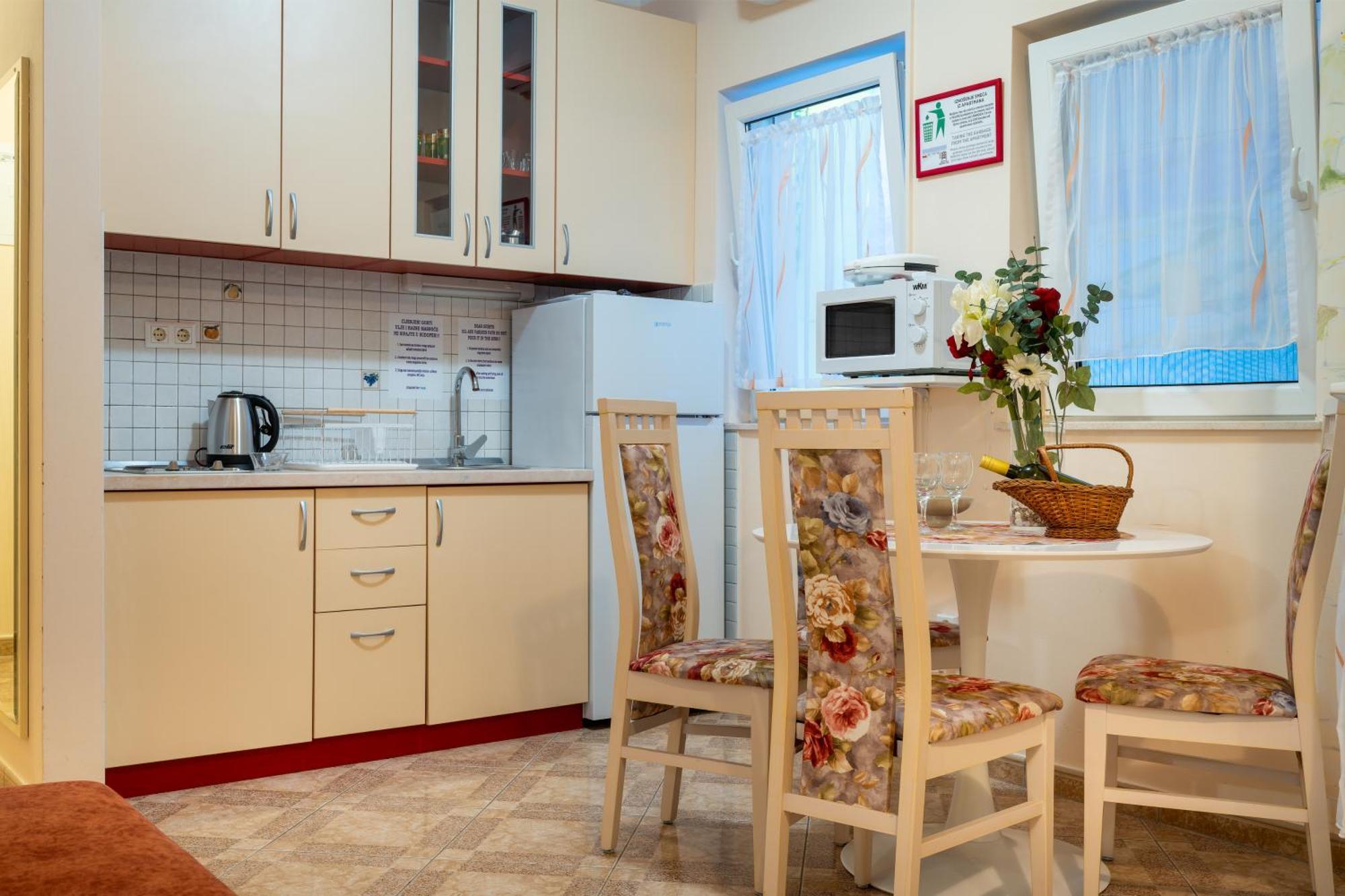 Adriatic Apartment Неум Екстериор снимка